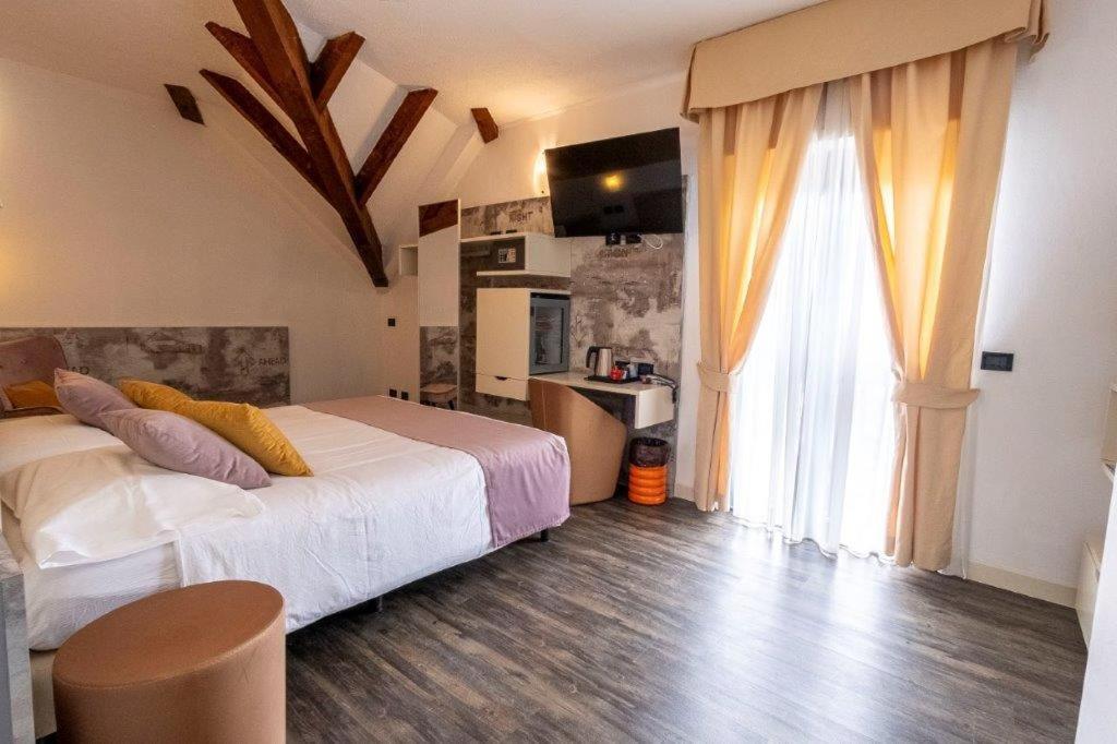 Hotel Le Palme Dormelletto Esterno foto