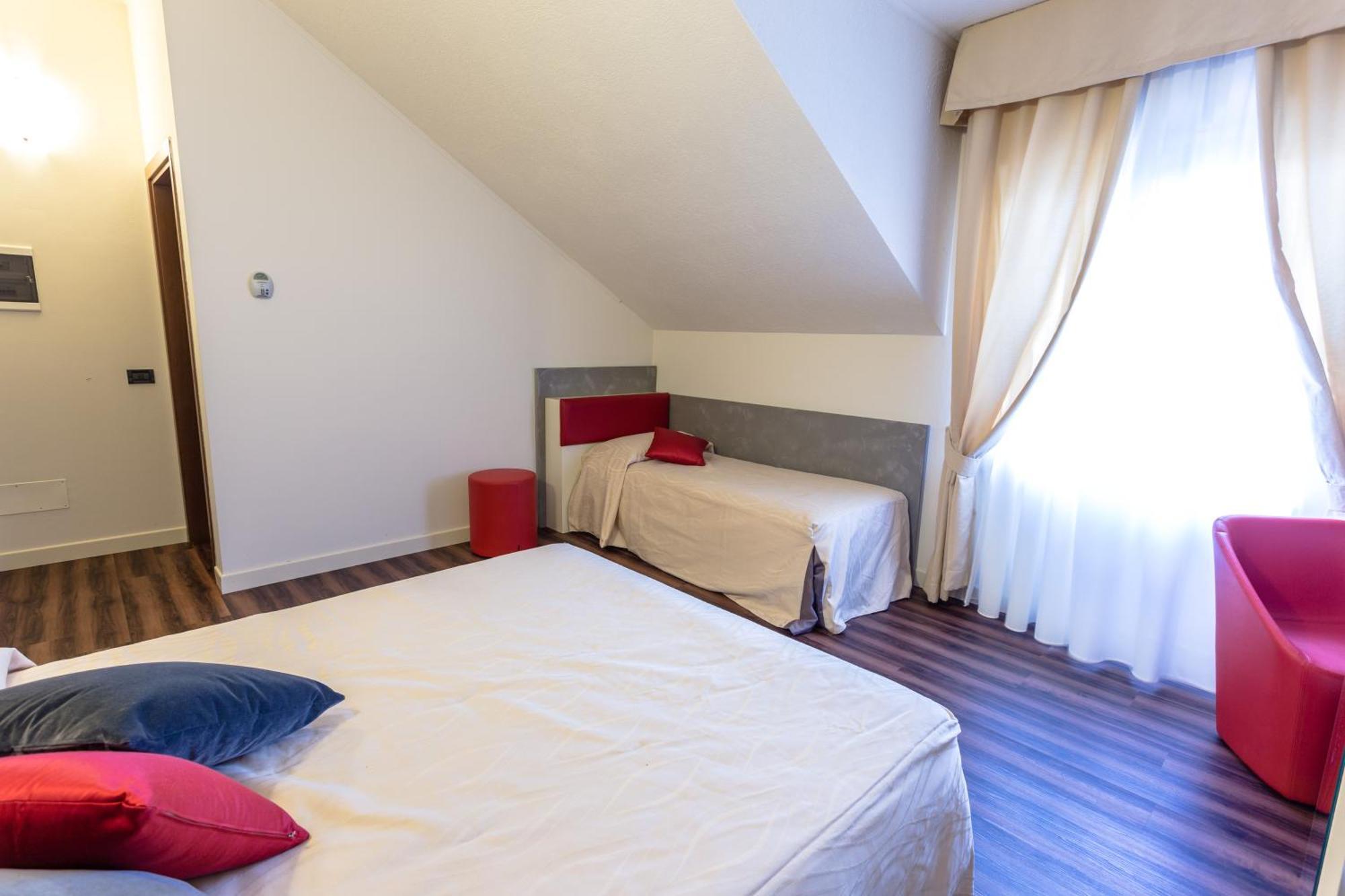 Hotel Le Palme Dormelletto Esterno foto